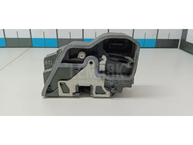 Замок двери задней левой для  Ford Focus II 2008-2011