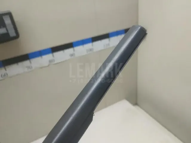Накладка стекла заднего левого