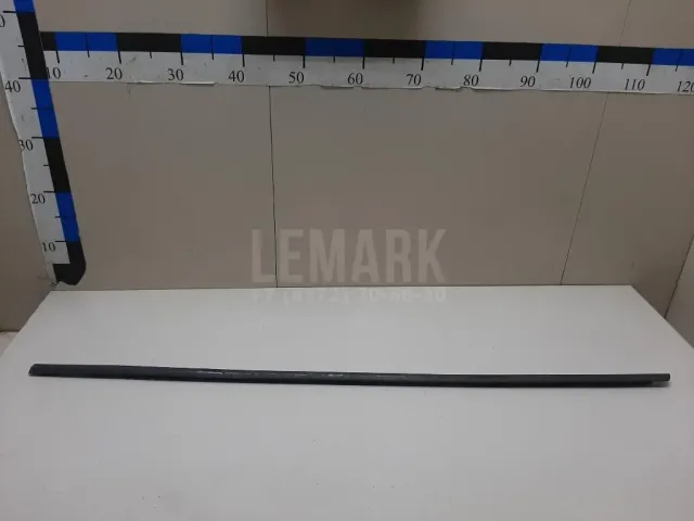 Накладка стекла заднего левого