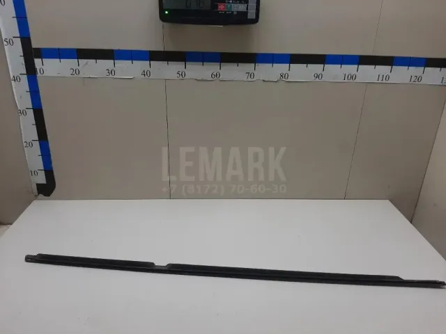 Накладка стекла заднего левого