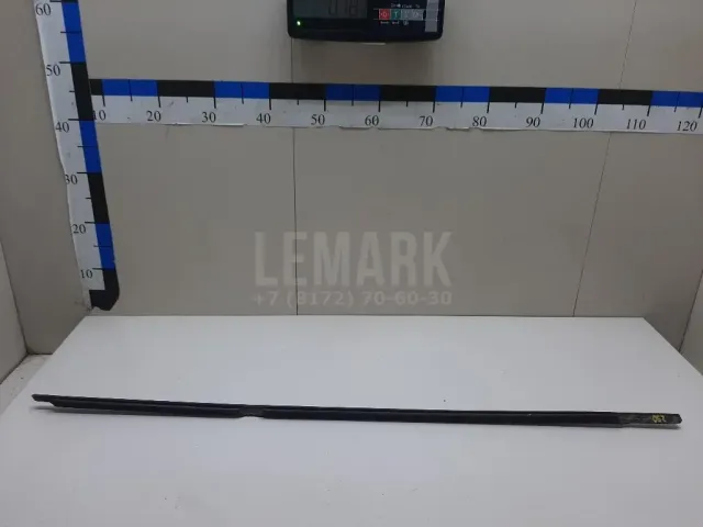 Накладка стекла заднего левого