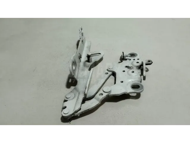 Петля капота левая для  Chevrolet Silverado IV 2019-2022