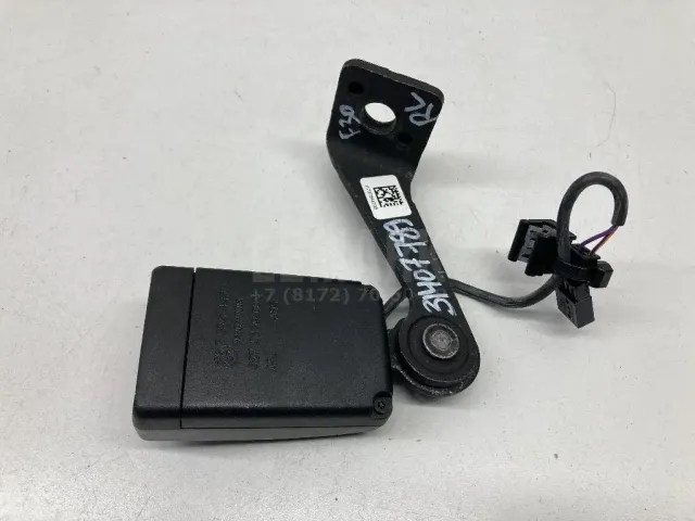 Ответная часть ремня безопасности для  BMW 2-serie F22/F23/F87 2013-2020