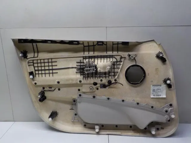 Обшивка двери передней правой для  Citroen C5 2004-2008