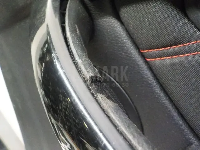 Обшивка двери передней правой для  Citroen C5 2004-2008