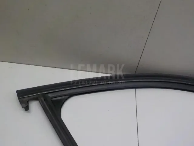Уплотнитель стекла двери для  Aurus