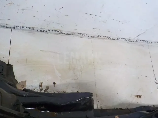 Стойка передней двери