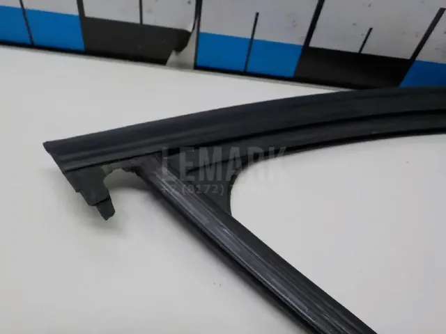 Уплотнитель стекла двери для  Great Wall Hover M2 2010-2014