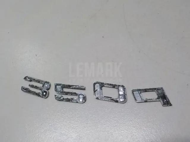 Эмблема на крышку багажника