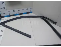 Уплотнитель стекла двери