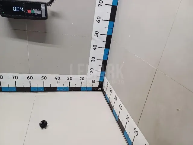 Отбойник капота для  Ford Kuga 2012-2019