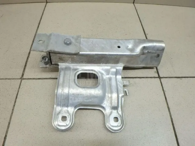Кронштейн усилителя переднего бампера левый для  Ford C-MAX 2003-2010