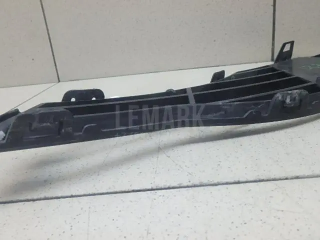 Решетка в бампер правая для  Citroen C5 2004-2008