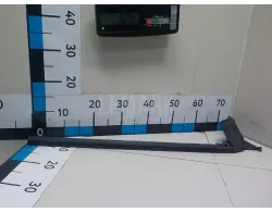 Накладка стекла переднего левого