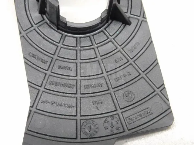 Кронштейн датчика парковки для  CASE SV300 2012