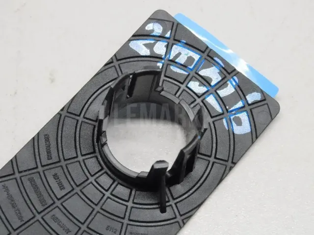 Кронштейн датчика парковки для  CASE SV300 2012