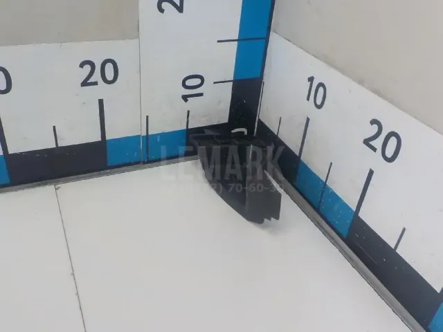 Воздуховод бампера левый