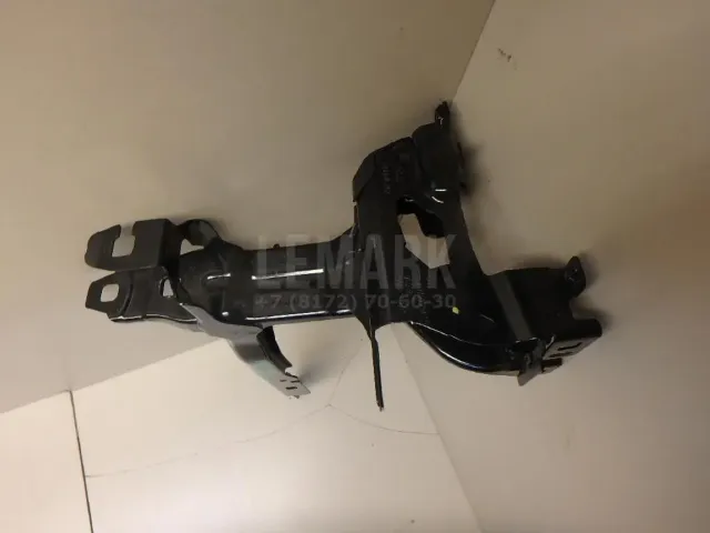 Кронштейн крепления фары для  BMW X6 F16/F86 2014-2020
