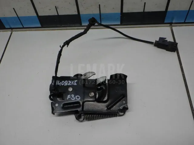 Замок капота для  Audi R8 2007-2015