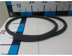 Уплотнитель двери