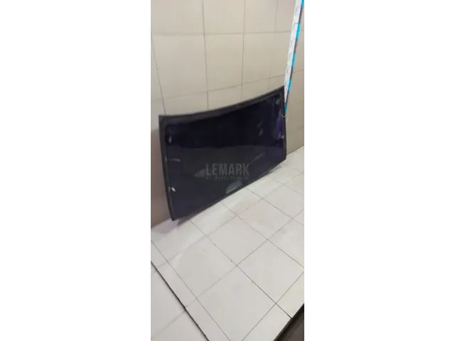 Стекло заднее