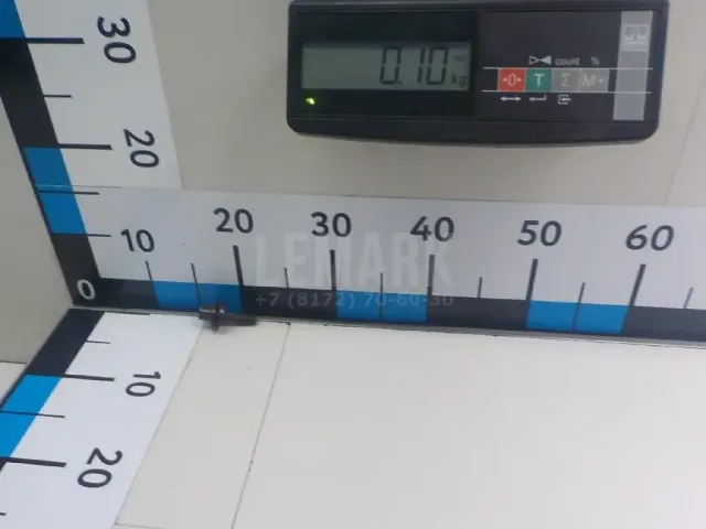 Болт распредвала