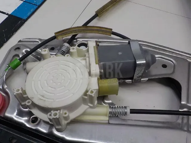 Стеклоподъемник электр. передний левый для  Chrysler Sebring/Dodge Stratus 2001-2007