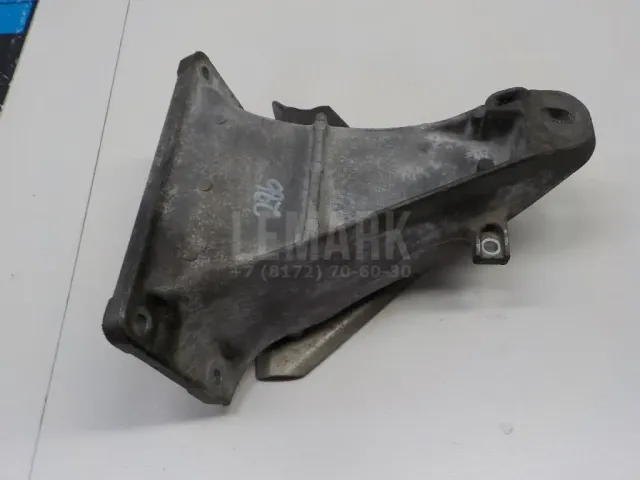 Кронштейн двигателя правый для  Cadillac SRX 2003-2009