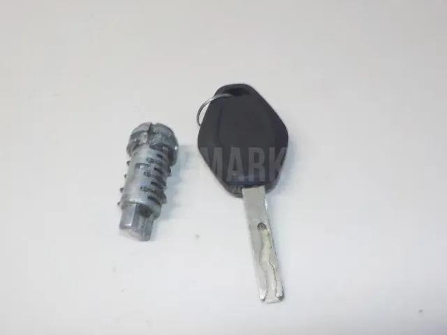 Вставка замка зажигания с ключом