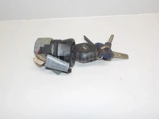 Вставка замка зажигания с ключом