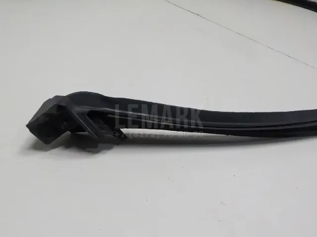Уплотнитель стекла двери для  BMW 2-serie F22/F23/F87 2013-2020