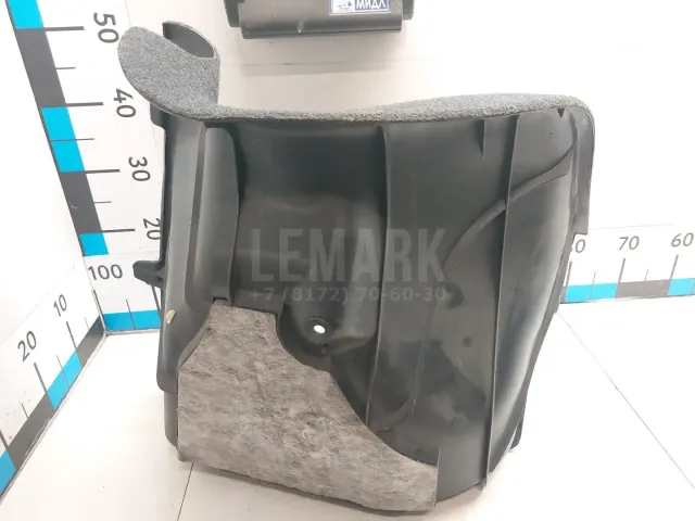 Обшивка багажника для  CASE SV300 2012