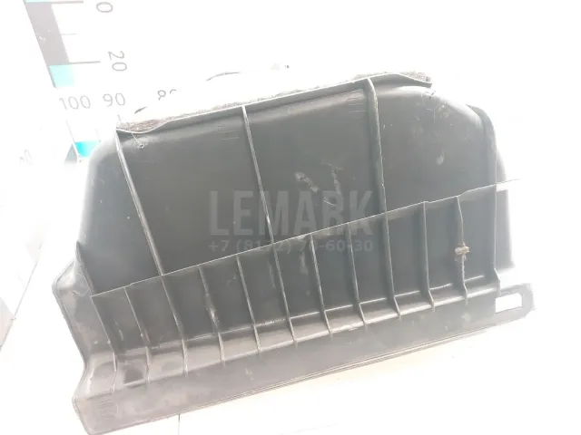 Обшивка багажника для  CASE SV300 2012