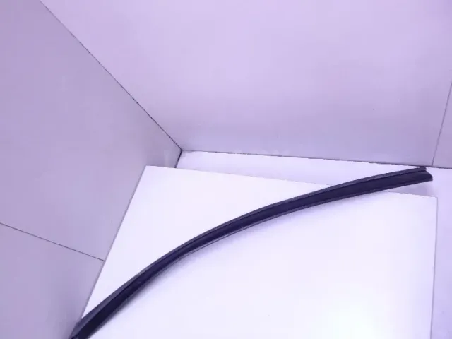 Уплотнитель стекла двери для  Changan UNI-T 2020