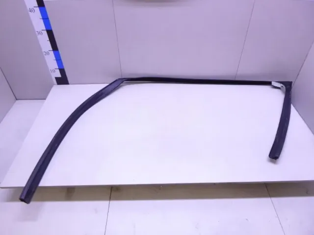 Уплотнитель стекла двери для  Changan UNI-T 2020