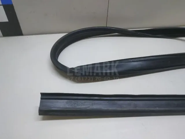 Уплотнитель стекла двери для  Exeed VX (M36T) 2021