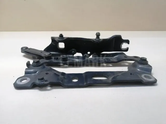 Петля капота левая для  BMW 7-serie E65/E66 2001-2008