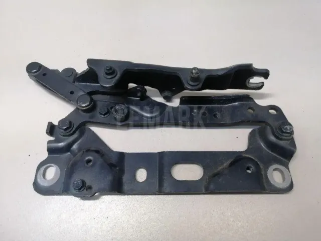 Петля капота левая для  BMW 7-serie E65/E66 2001-2008