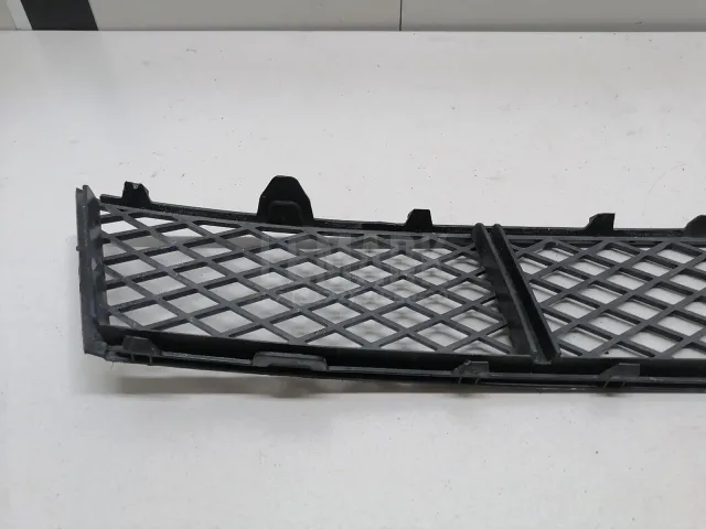 Решетка в бампер центральная для  Citroen C5 2004-2008
