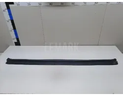 Уплотнитель капота