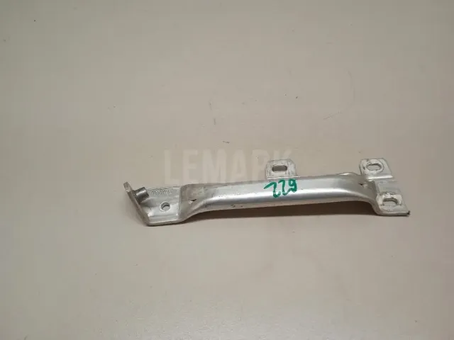 Кронштейн усилителя переднего бампера правый для  Fiat Uno 1983-1989