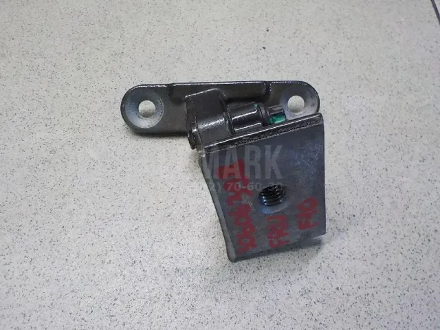 Петля двери передней правой верхняя для  Ford Maverick 2001-2007