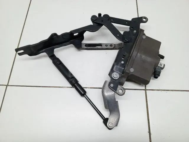Петля капота левая для  BMW X6 F16/F86 2014-2020