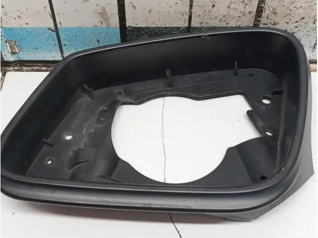 Рамка зеркала левого для  BMW 5-serie G30/G31/F90 2017-2023