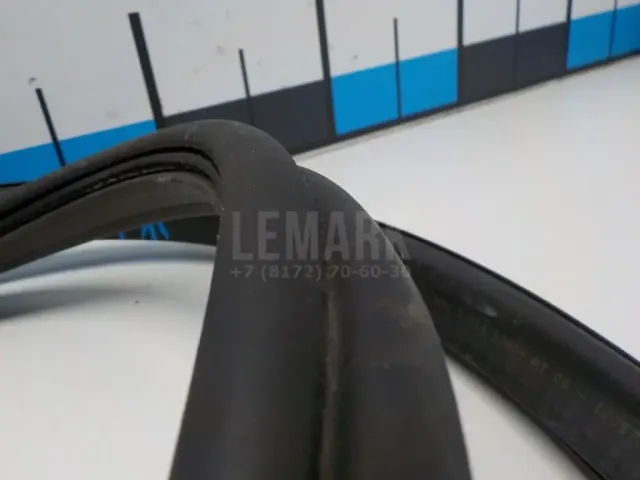 Уплотнитель багажника