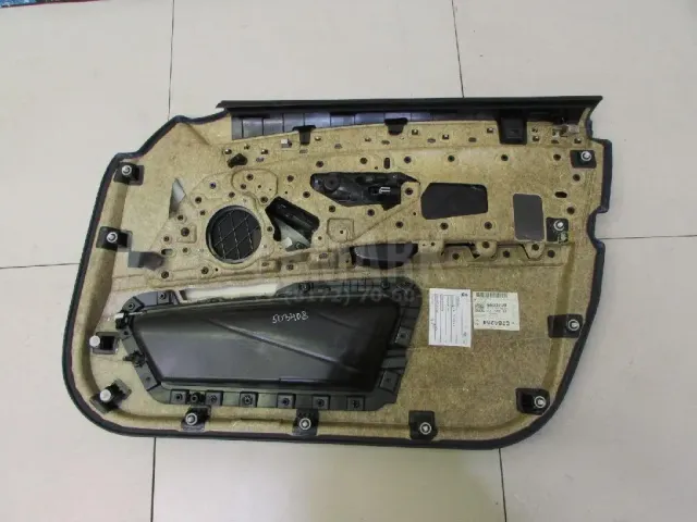Обшивка двери передней левой для  Ford Focus II 2008-2011