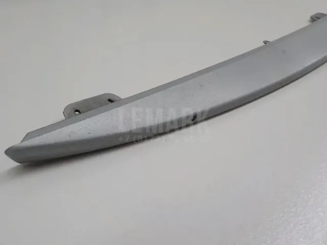 Накладка на решетку правая для  Citroen C4 2004-2011