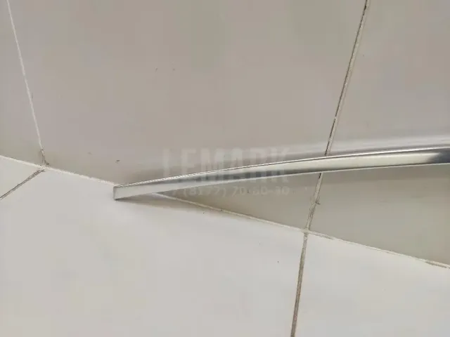 Накладка стекла заднего левого