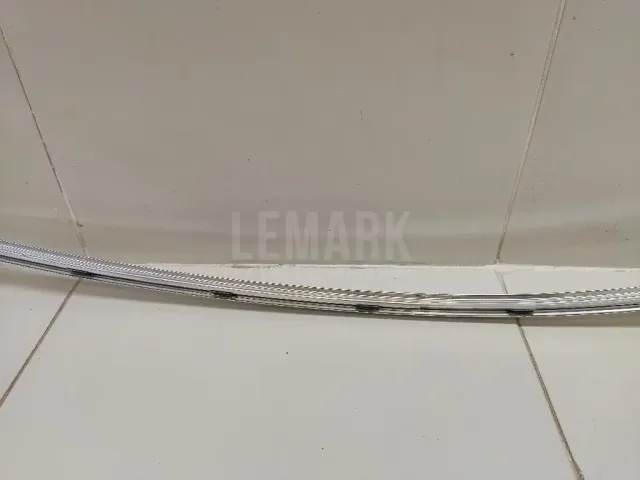 Накладка стекла заднего левого