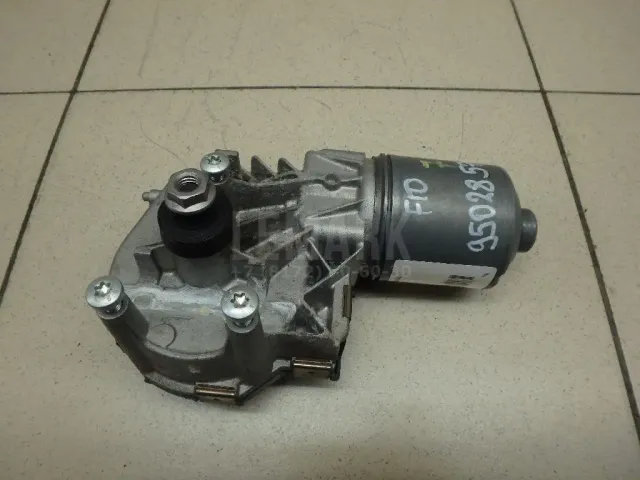 Моторчик стеклоочистителя передний для  Honda Accord V 1996-1998